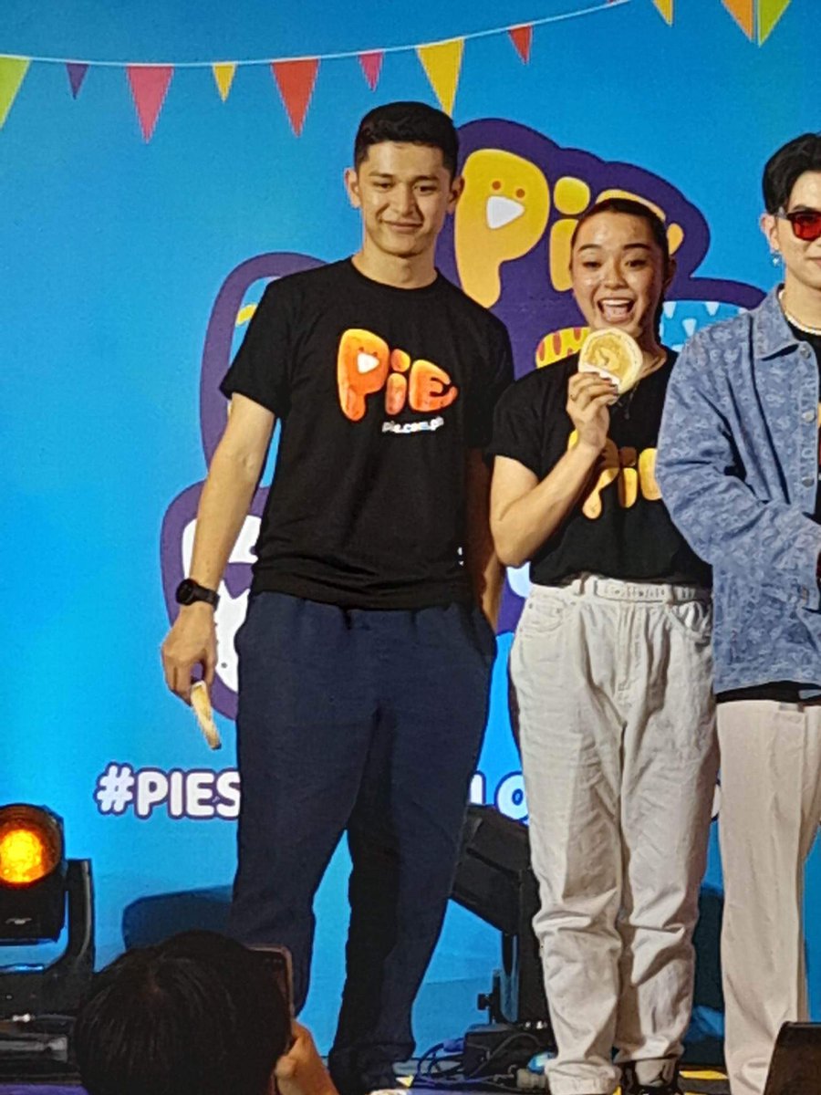 KarJonOfficial's tweet photo. #PIESTAPIENALOGRANDMALLSHOW 

KARJON OUR PIEborito

#KarJon @MissKareee @AljonMendoza_ https://t.co/MTJmDNMQYE
