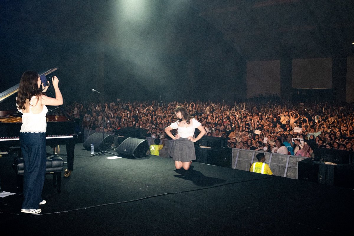 laufey's tweet photo. Jakarta. Over 5000 of you singing along to every lyric. I’ll never forget this night ❤️ Biggest show yet!! 🥲 https://t.co/5p8sOU1zeR
