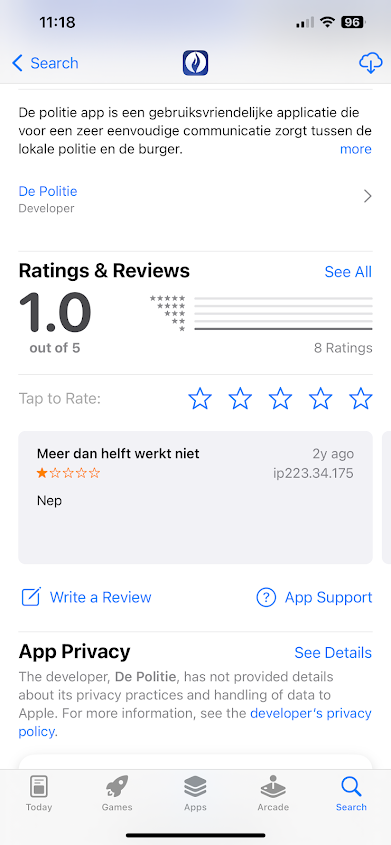 udewachter's tweet photo. Net de krant van @Politie5418 in de bus gekregen met op blz. 2 oproep om 'De politieapp' te installeren. Op de App Store kom je dan uit op een fake app die nauwelijks werkt en niet voldoet aan privacy wet. (1/2) https://t.co/AINySka9P0