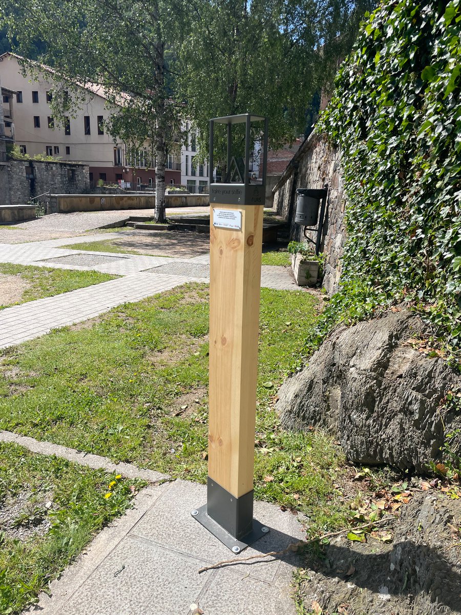 EduarditoForte's tweet image. Queréis saber a dónde va el
Dinero público de NextGen? A un a palo de selfies. Un tronco señores, un tronco.