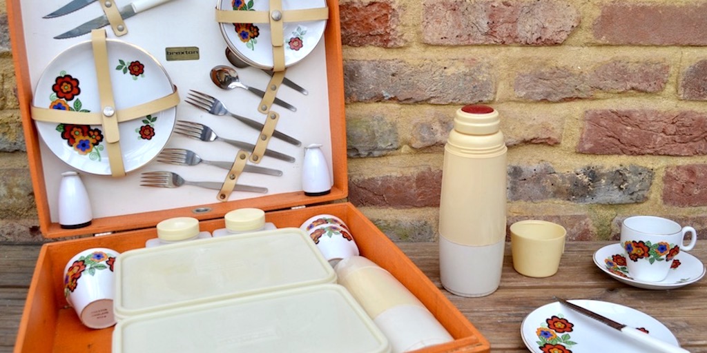 Plenty of family fun with this funky #vintage #70s picnic set for 4. bit.ly/1QKRoUE

#outdooradventures #vintagestyle