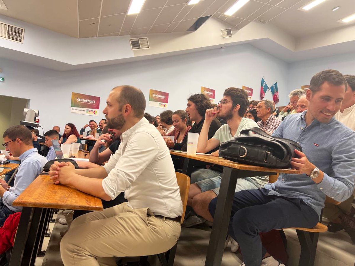 #AnneedesIdees 💡
La convention thématique de Génération•s, c’est parti !
 Après les mots de bienvenue des copains de Toulouse <a href="/BidaultVero1/">Bidault Véronique</a>  <a href="/CazalThibaut/">Thibaut Cazal</a>,  et ceux de <a href="/arashsaeidi/">arash saeidi</a> et <a href="/leafiloche/">Léa Filoche</a>.
Nous allons échanger tout le week-end sur le #travail et l’#écosocialisme.