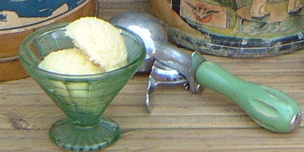 Treat yourself to great scoops of delicious ice cream with our #vintage scoops. 

Lots of colours & styles. bit.ly/1rY8JW6