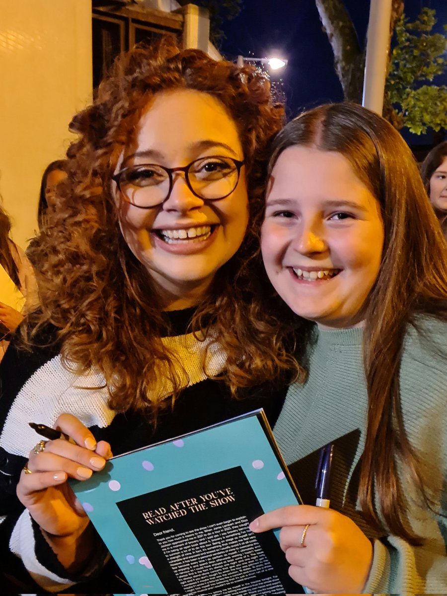 Thank you so much @CarrieHFletcher . You are truly inspirational and a great role model. @BbmTracey @RoyalNottingham #teenactor #teensinger