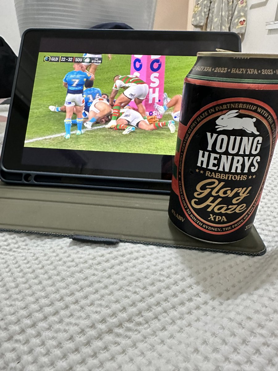 Jimmyisthatguy's tweet photo. Glory, glory ❤️💚🐰 #NRLTitansRabbitohs @younghenrys @SSFCRABBITOHS https://t.co/qacbuI1Tp6