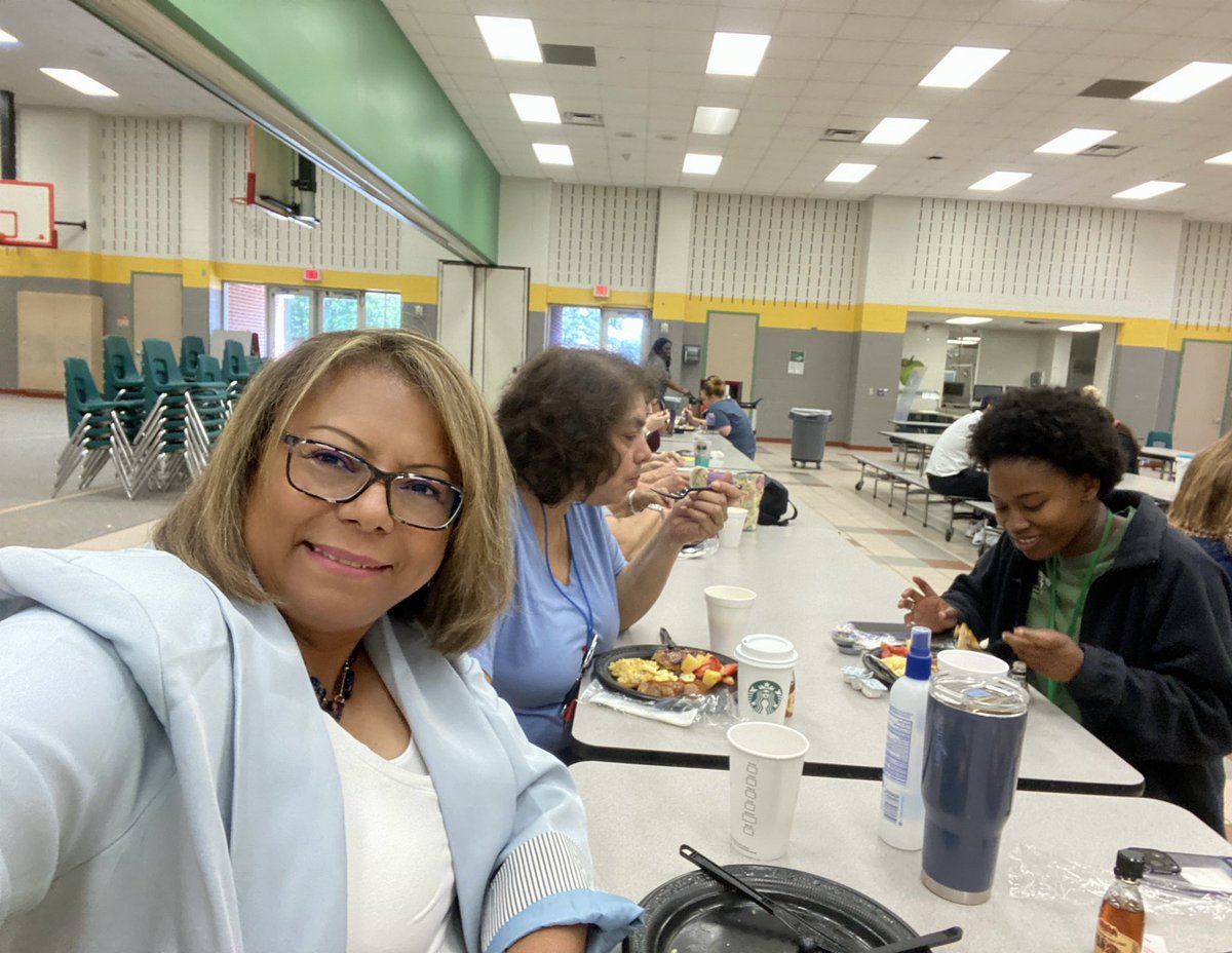 Last week of School 2023-2023 👏
Última semana del año escolar 2022-2023🥳