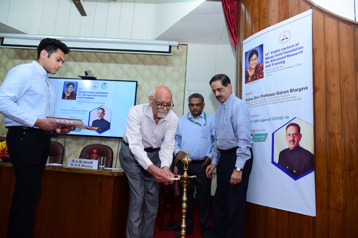 csirnbrilko's tweet photo. #NBRI & #MSFART jointly organized a public lecture today. Prof. Balram Bhargava, Ex-DG, @ICMRDELHI delivered the lecture on 'India's Fight Against Covid19'
@akshasany & #DrVPKamboj, Chairman, @Biotech4India graced the occasion as Guest of Honor. https://t.co/3PiOujlUDj
