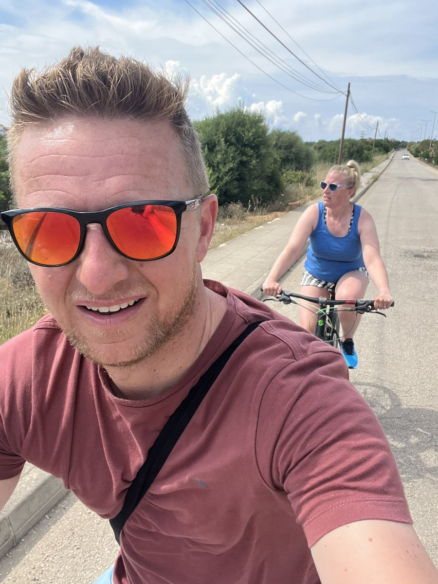 Even on holiday I can’t leave the bike alone for a week 💙