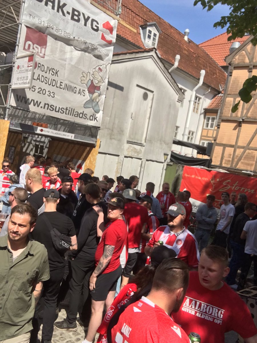 aalborgsboys's tweet photo. FORZA DE RØDE 😎🔴⚪️🔴
#sldk #superaab #aabsif https://t.co/nH8DQQoMpW