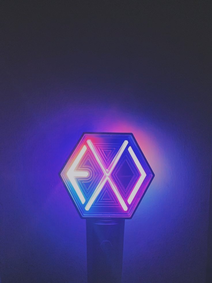 I’ll make you happy, like the world 'WE ARE ONE'♡.
I promise you∞

Lights Up for EXO
#첸백시_응원합니다
#엑소랑_함께_걸어가는_엑소엘