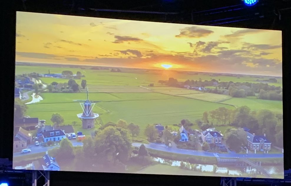 ChristenUnie De Bilt (@cudebilt) on Twitter photo Een mooie aansprekende openingsspeech van <a href="/mirjambikker/">Mirjam Bikker</a> . Op naar een hoopvolle toekomst waarin we elkaar minder de maat nemen en ons steeds weer dienstbaar opstellen door goed te luisteren omdat we daarvoor in de politiek zitten. #cucongres Een mooie aansprekende openingsspeech van <a href="/mirjambikker/">Mirjam Bikker</a> . Op naar een hoopvolle toekomst waarin we elkaar minder de maat nemen en ons steeds weer dienstbaar opstellen door goed te luisteren omdat we daarvoor in de politiek zitten. #cucongres