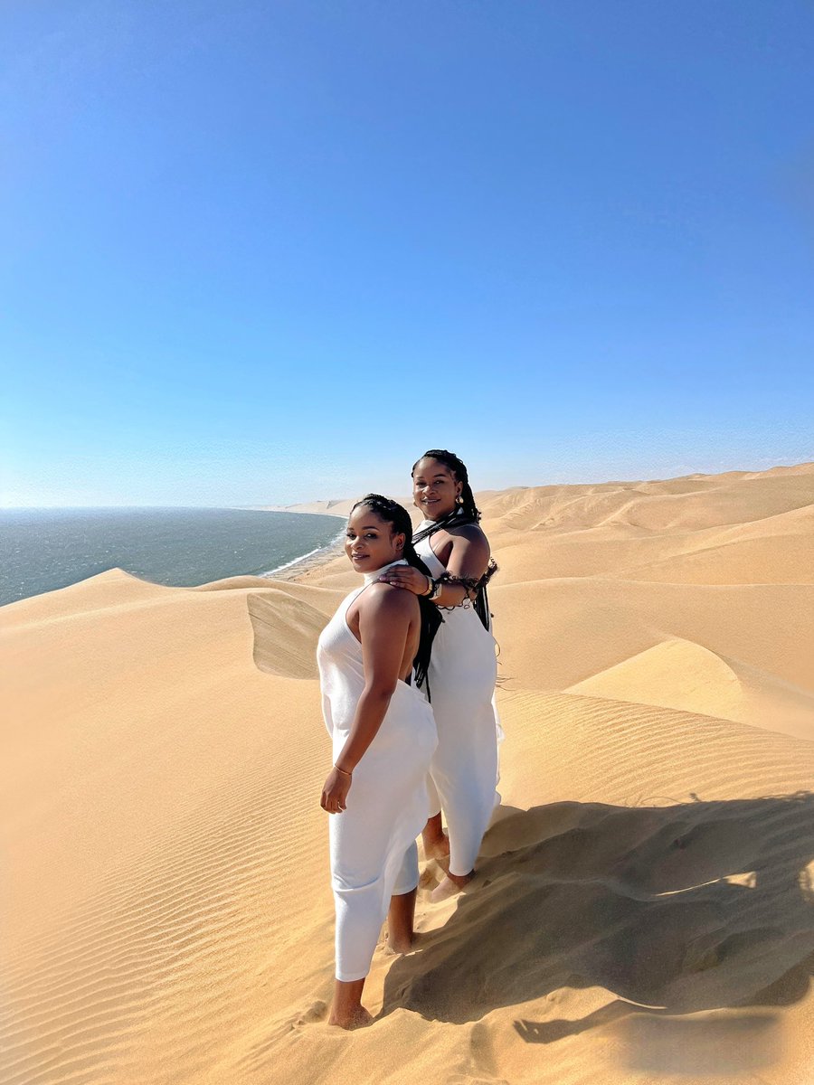 Twin_Zette's tweet image. Attention TwinLoves 🤍

Did you miss #TheInsiderSA on Monday? No worries. The repeat is showing today at 1pm on @sabc3.

Make sure to tune in and watch us make our Desert country home. 

#TheInsiderSA