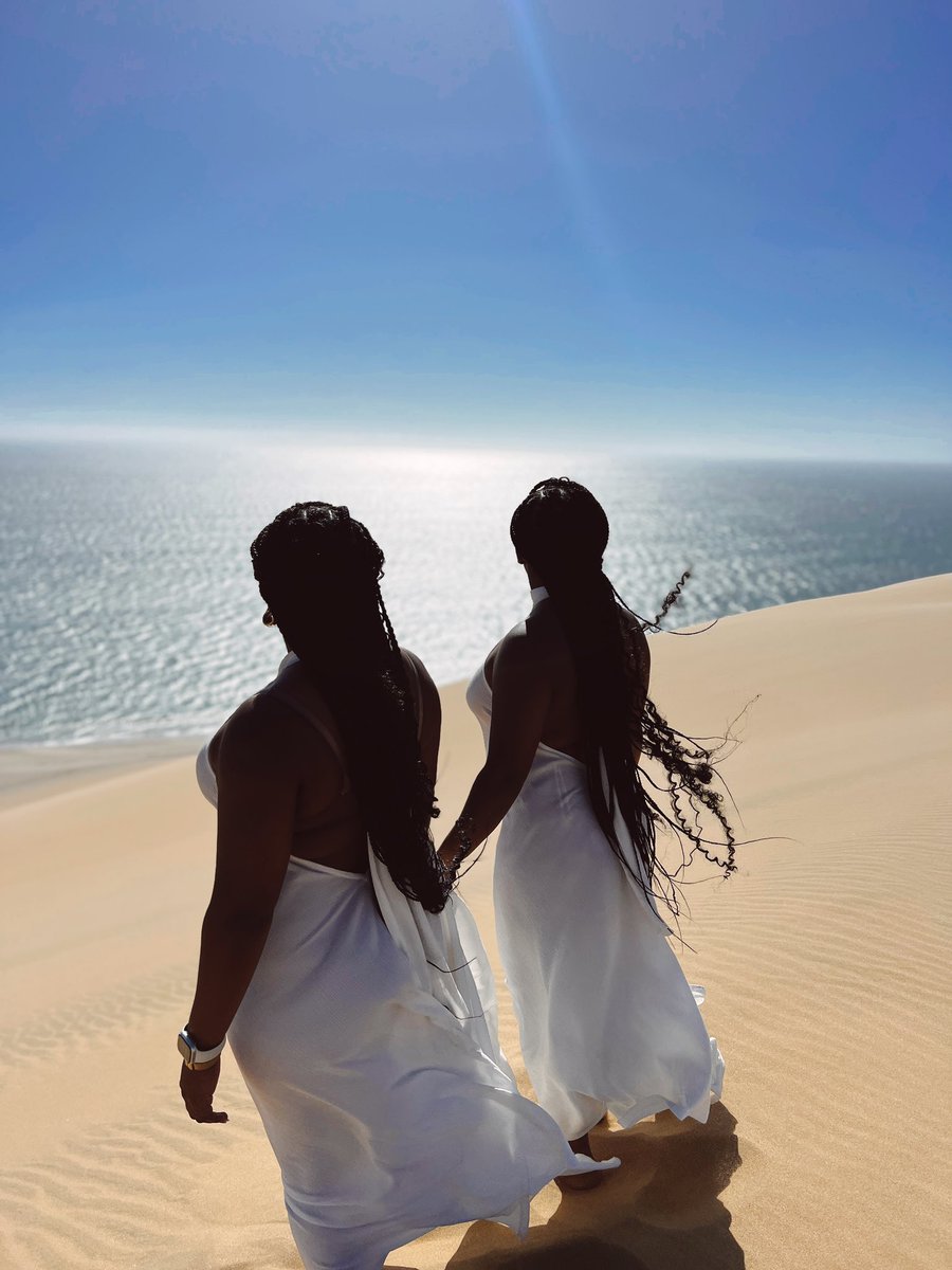 Twin_Zette's tweet image. Attention TwinLoves 🤍

Did you miss #TheInsiderSA on Monday? No worries. The repeat is showing today at 1pm on @sabc3.

Make sure to tune in and watch us make our Desert country home. 

#TheInsiderSA