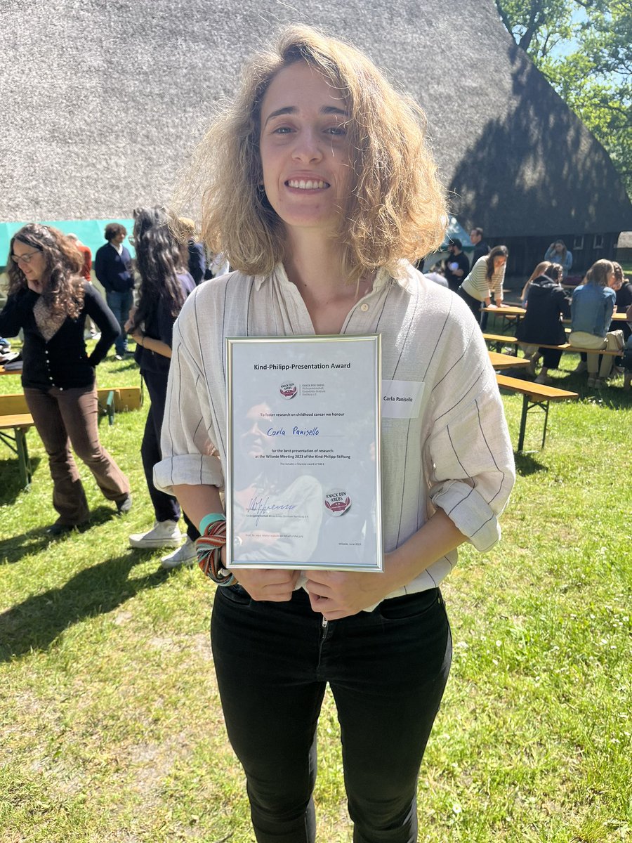 Menendez_Lab's tweet photo. And the 34 #KindPhilipp award was to @cpaniselloPhD @CarrerasIJC @Menendez_Lab . Very proud of Carla, and the whole lab and @clarabueno_74 @MerGuMu @ximeno_pau @aidafc8 @HifLIC, @orioldebarrios @MaribelParraLAB Nestor Tirado &amp; Alba Rubio for their fantastic performance!! https://t.co/DDSB2N4UxS
