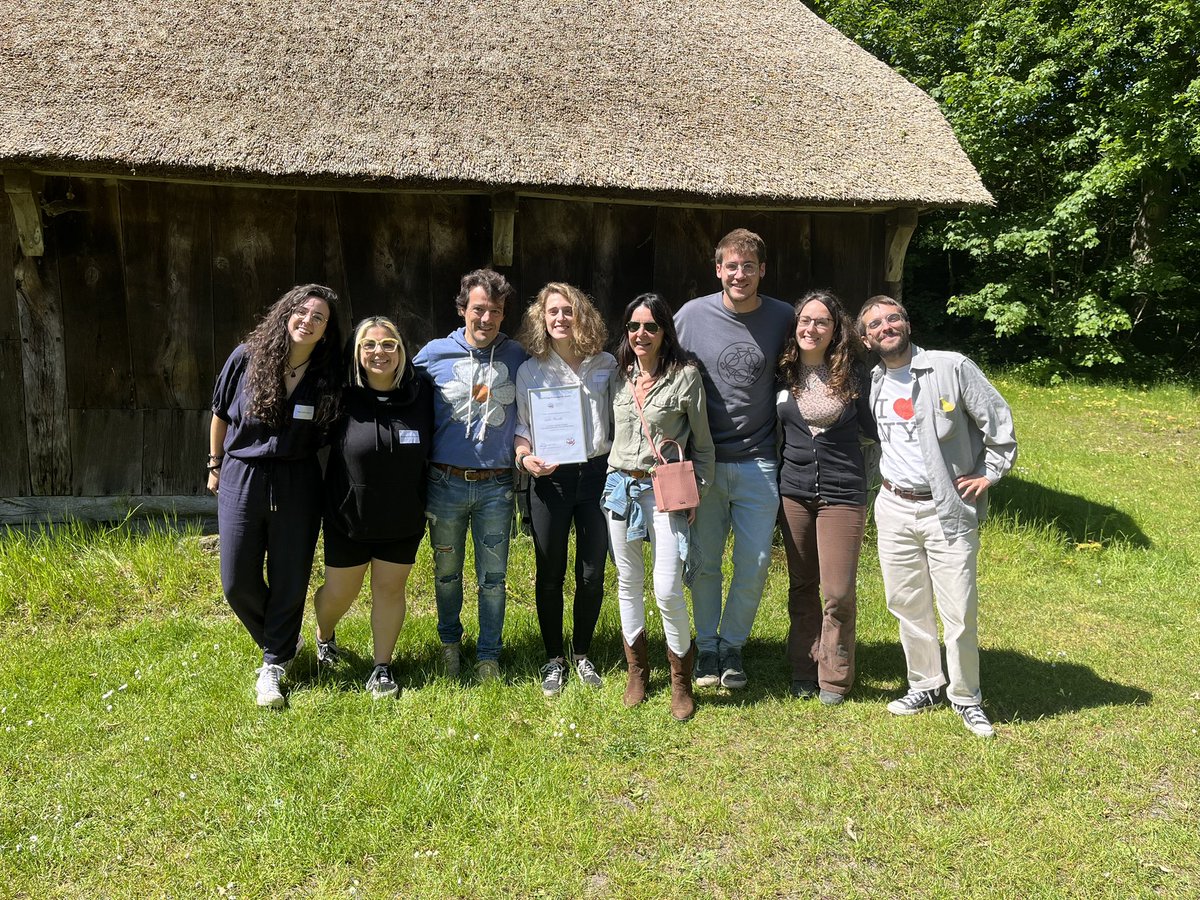 Menendez_Lab's tweet photo. And the 34 #KindPhilipp award was to @cpaniselloPhD @CarrerasIJC @Menendez_Lab . Very proud of Carla, and the whole lab and @clarabueno_74 @MerGuMu @ximeno_pau @aidafc8 @HifLIC, @orioldebarrios @MaribelParraLAB Nestor Tirado &amp; Alba Rubio for their fantastic performance!! https://t.co/DDSB2N4UxS