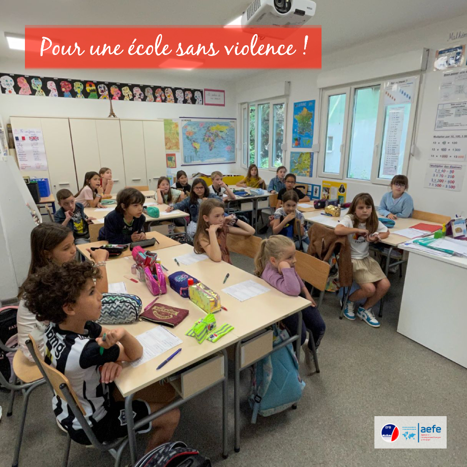 MDucroo's tweet photo. Conseil de délégués :  phase finale du projet des messages clairs. Les enfants qui portent les brassards signalent aux copains qu’ils sont prêts à les aider à résoudre leurs petits conflits grâce aux messages clairs ! Tous ensemble pour une école sans violence ! @aefeinfo #ZESE https://t.co/67ub1oswPh