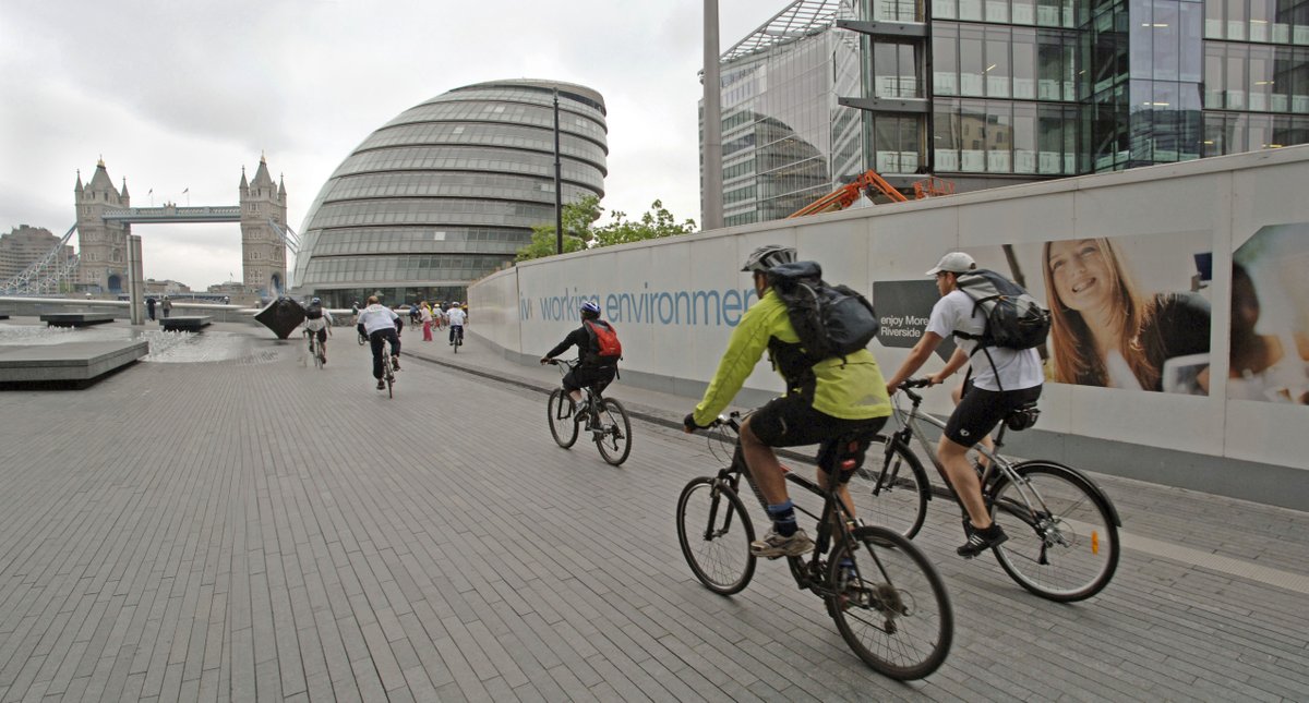 bbcworldservice's tweet image. Cycling is healthy, cheap and green. So what will it take to get more people on their bikes?

#WorldBicycleDay 

bbc.in/42lBYTn