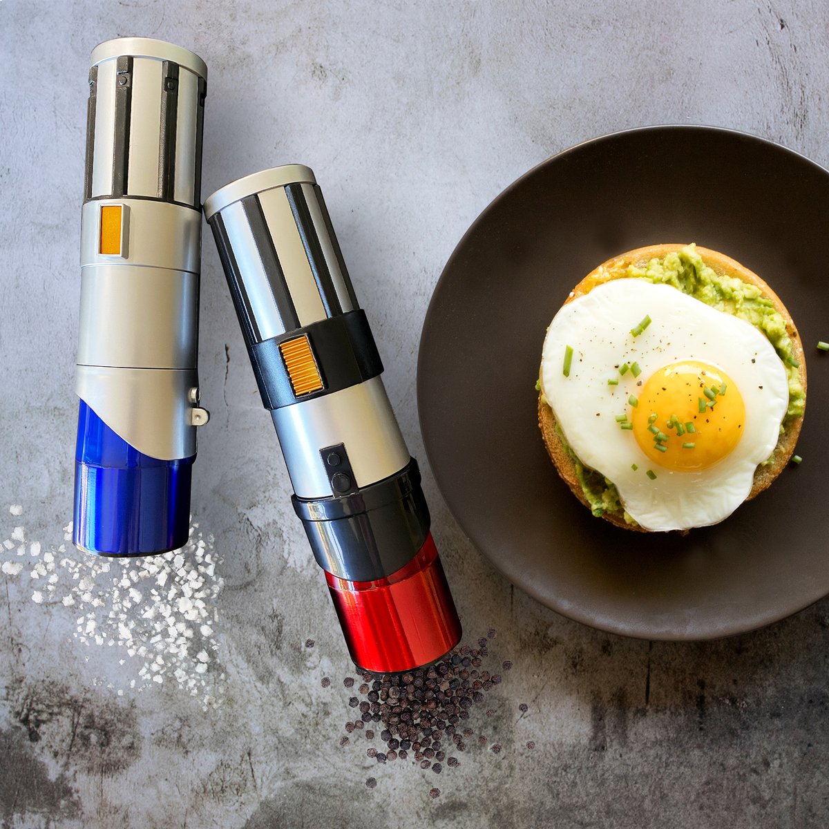 May the sunny side be with you on #NationalEggDay! 🍳✨

@starwars #starwars #saltandpeppergrinders #saltandpepper #starwarslife #theforce #darthvader #jedi  #lightsaber #feedyourfandom #uncannybrands