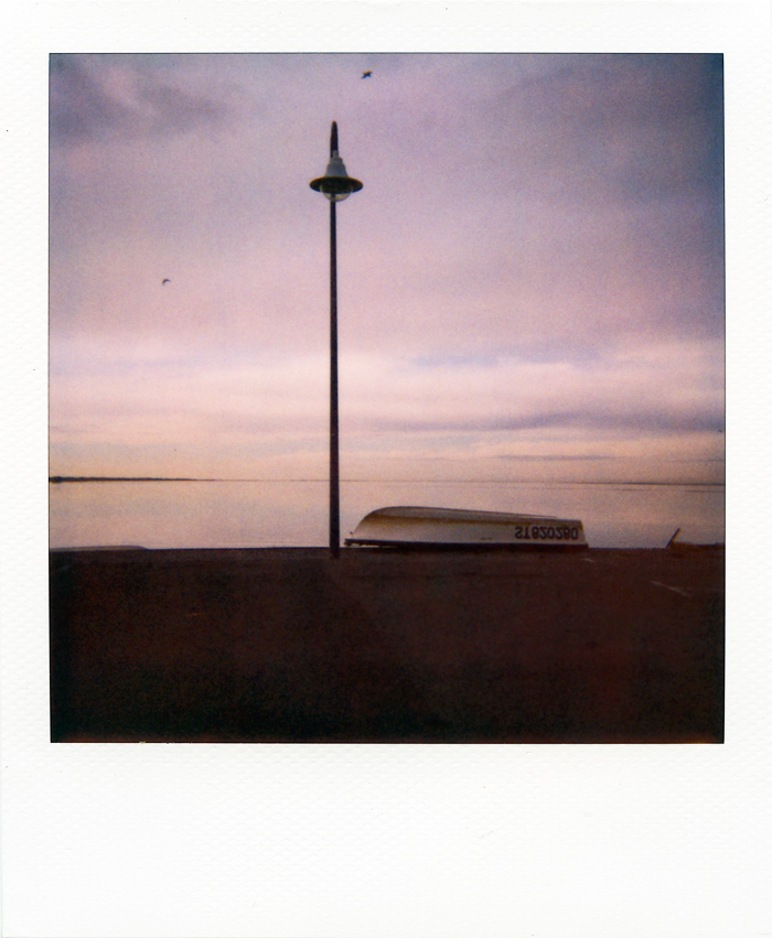 Tomorrow by Jean-baptiste Senegas
#color #analogfineartphoto #colors_of_day #analoguephotography #lampadaire #photographersonfilm #fineart #contemporaryphotography #artforsale #artwork #colours #lighthouse #fineartphotography #urban #instant #harbour #film #barque…