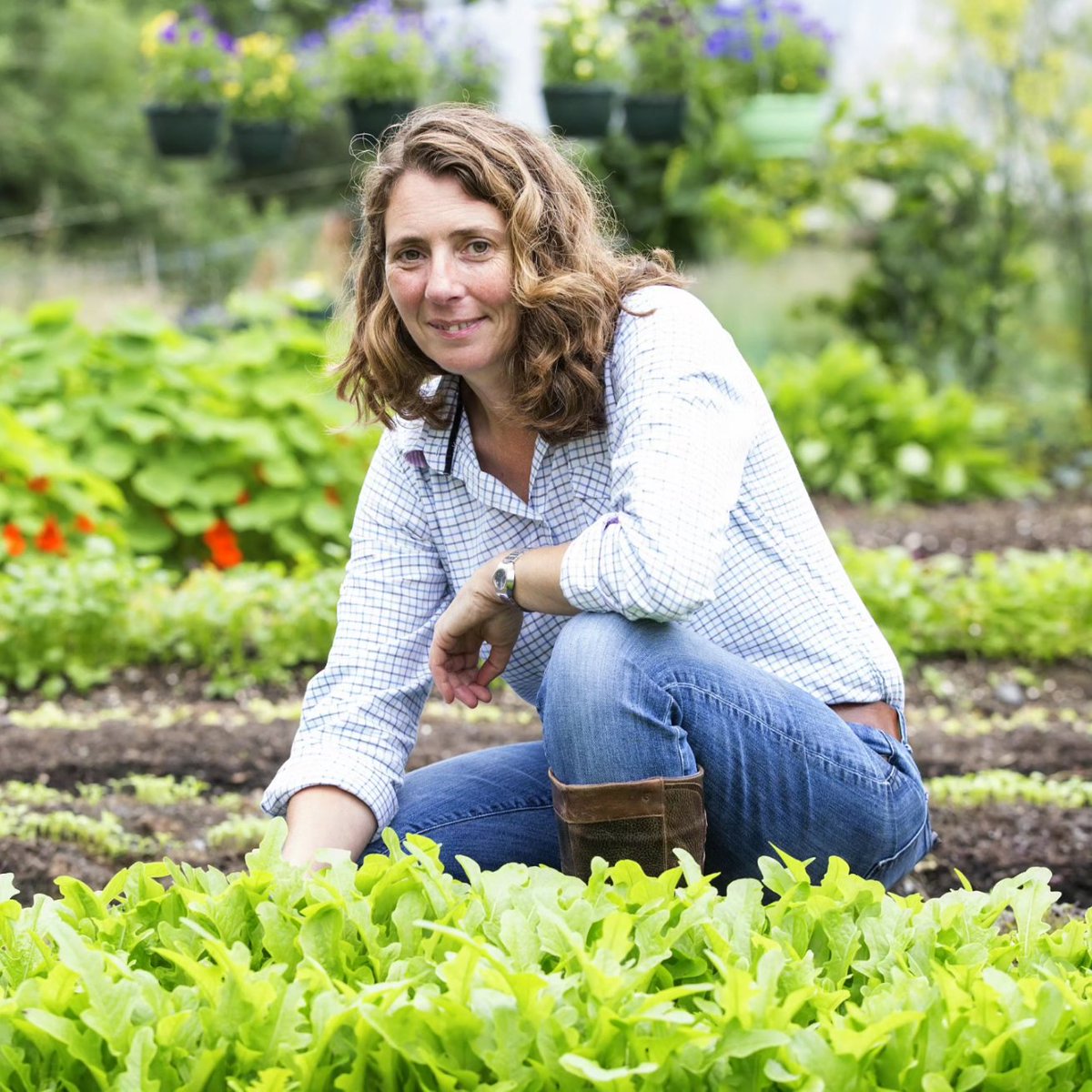 Jilly strongly believes that everyone should have access to ‘Good, Clean and Fair’ food, and that food growing can be incredibly empowering. 

She also believes in public produce, and that food can be grown anywhere, given the will and vision. 

She also keeps honeybees!