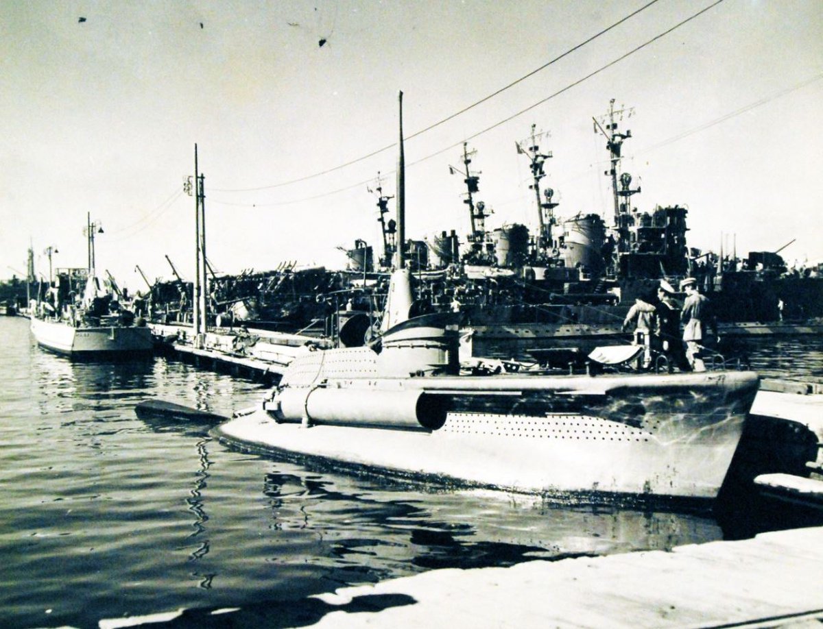 TAmarcord's tweet photo. #WW2, the interesting #story of the ##Italian #minisubmarines that #sank three (large) #Soviet #submarines in the #BlackSea in 1942. 
The "CB-Class".

Details: https://t.co/BL96ZvgwVV

#caproni #sommergibili #ww2ship #sunk #war #warship #CBclass #regiamarina #navy #italiannavy https://t.co/Y6cMuiWANc