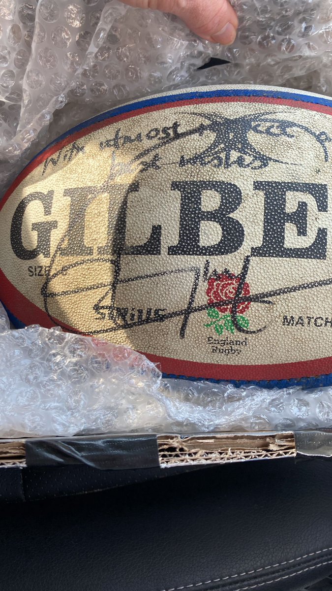 A HUGE shout out and thank you to @JonnyWilkinson @MarcuSmith10 & @owen_faz for their very kind donation which will be raffled off for charity in the near future…watch this space 💙 🙏🏻