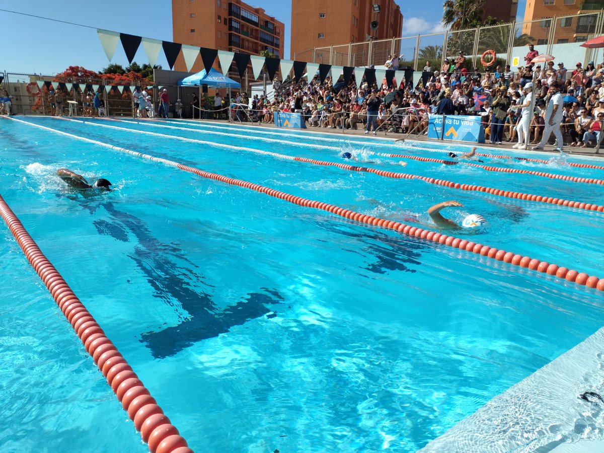 Un centenar de nadadores y nadadoras desde prebenjamín a cadete disfrutan hoy de una nueva jornada de #natación en los XXXVI Juegos Cabildo, en la piscina del Colegio Santa Catalina de Siena #SCTF

#JuegosCabildoTF #ActivaTuVida