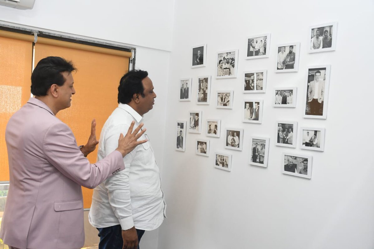 ShelarAshish's tweet photo. Attended the launch of the enlarged Juhu office of "Solicis Lex, Advocates & Solicitors," led by Adv. Ameet Mehta, a prominent figure in the field. The enormous office presently houses more than 300 lawyers. Congratulated Adv. Mehta and his team and wished them luck.
@ameetvmehta 
#mumbai