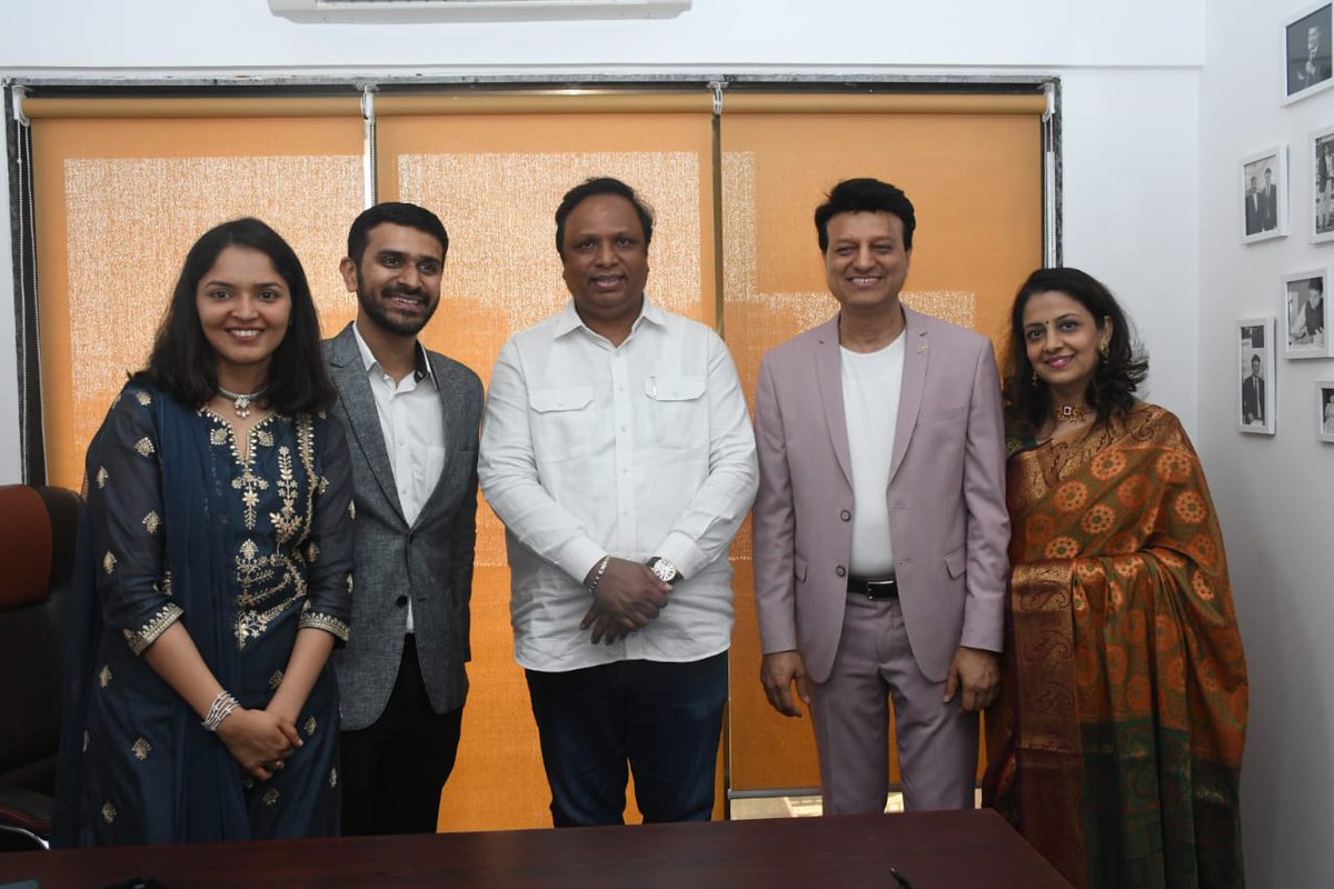 ShelarAshish's tweet photo. Attended the launch of the enlarged Juhu office of "Solicis Lex, Advocates & Solicitors," led by Adv. Ameet Mehta, a prominent figure in the field. The enormous office presently houses more than 300 lawyers. Congratulated Adv. Mehta and his team and wished them luck.
@ameetvmehta 
#mumbai