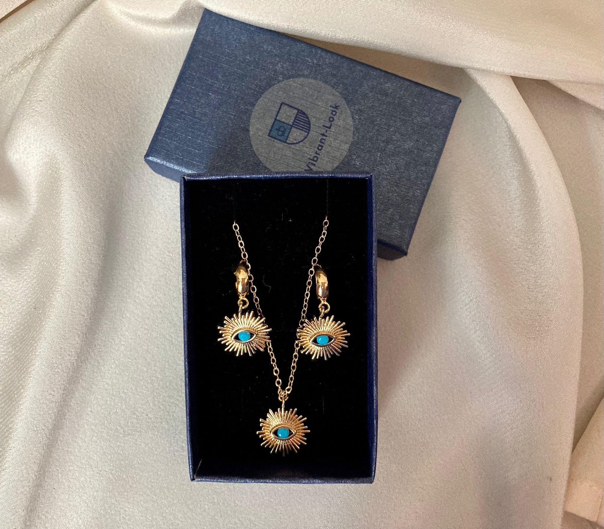VibrantLook's tweet photo. Handmade jewellery 💝 https://t.co/wDHTF9pCik