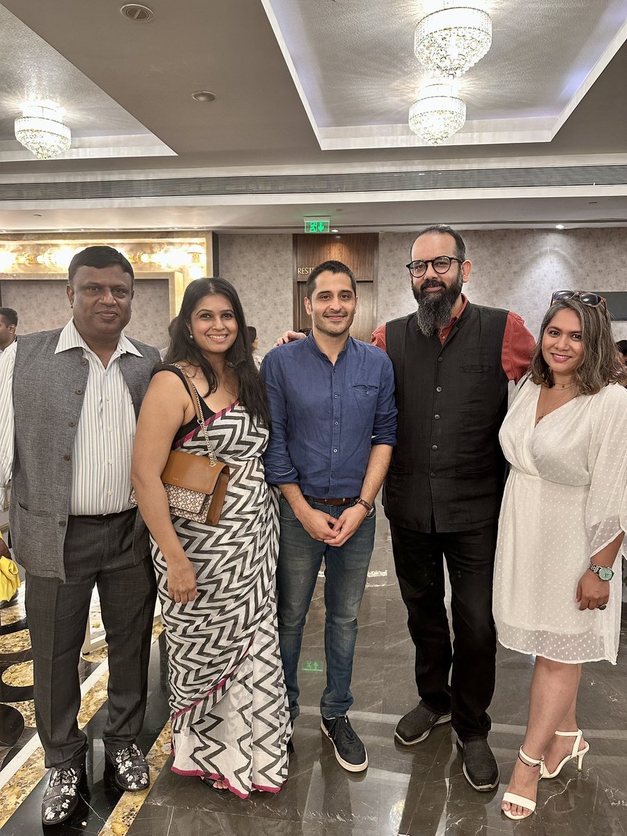 Girisham1's tweet photo. Enjoyed discussing how independent firms can create differentiation at #IndeComms. Grateful to @amithpr and @CommsNews for the good company @Komall @tejaldaftary @IdeoAndy @AJPundit @nanditalaksh @OnPurposeComms @ns_rajan https://t.co/YEdpL5CrJr