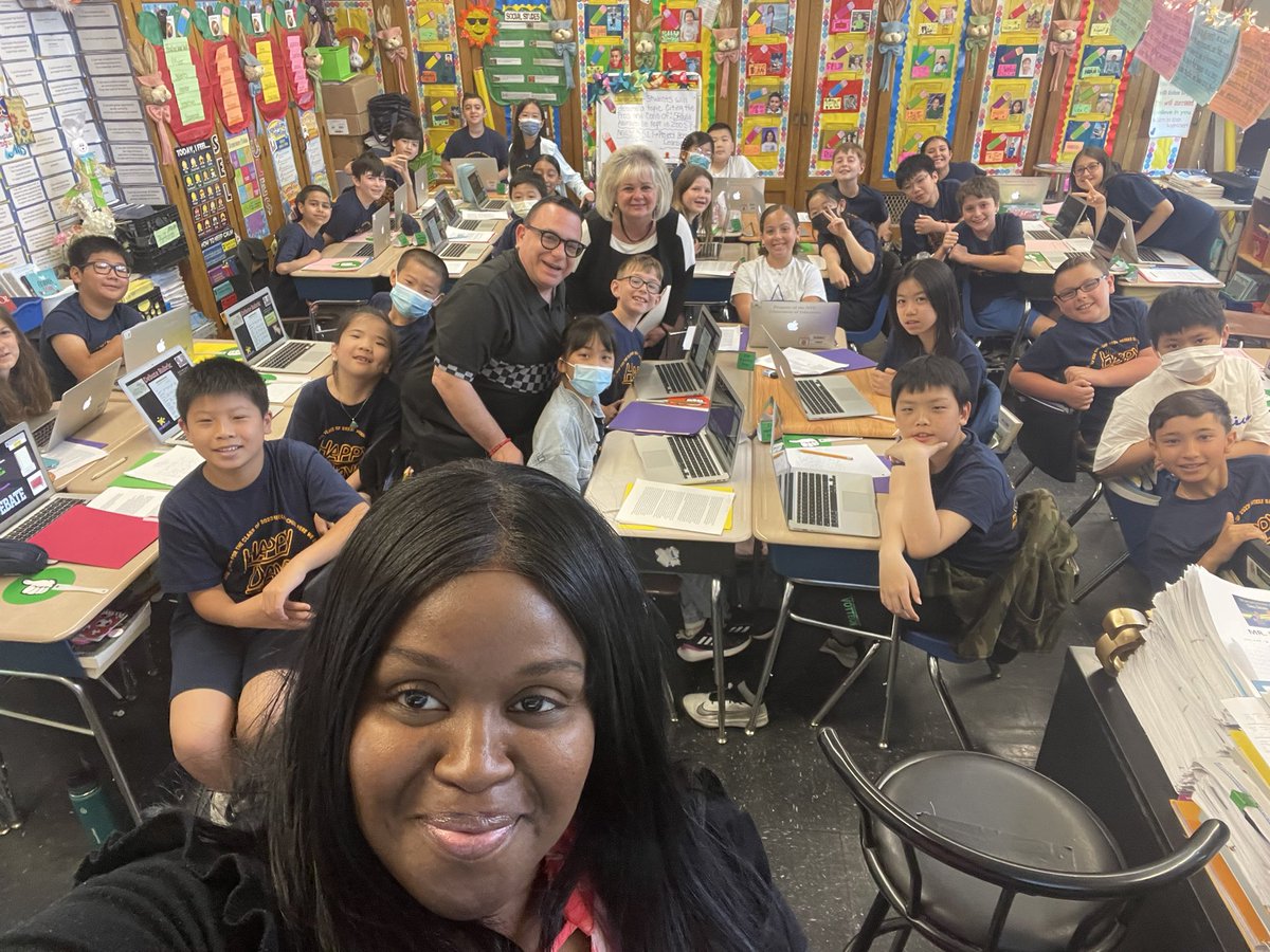 MrLaieta4219's tweet image. We have the BEST SUPERINTENDENT! #supercool  @DrMarionWilson @CChavezD31 @christineloug14 @CSD31SI  @JoAnnHot  @david_possner