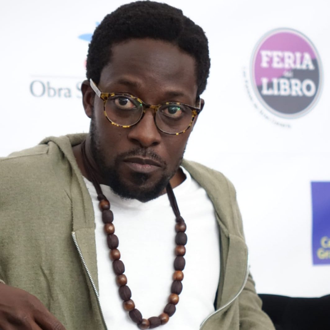 BlueBirdTail's tweet image. When I finally start speaking, I won't be able to stop, so I'm taking time to reflect on the lessons &amp;amp; blessings of #AmaAtaAidoo's life. But, speaking of impact, the reason I wear #kohl is cos I read #Changes in 1994 and asked myself why I stopped stealing it when I was 10.