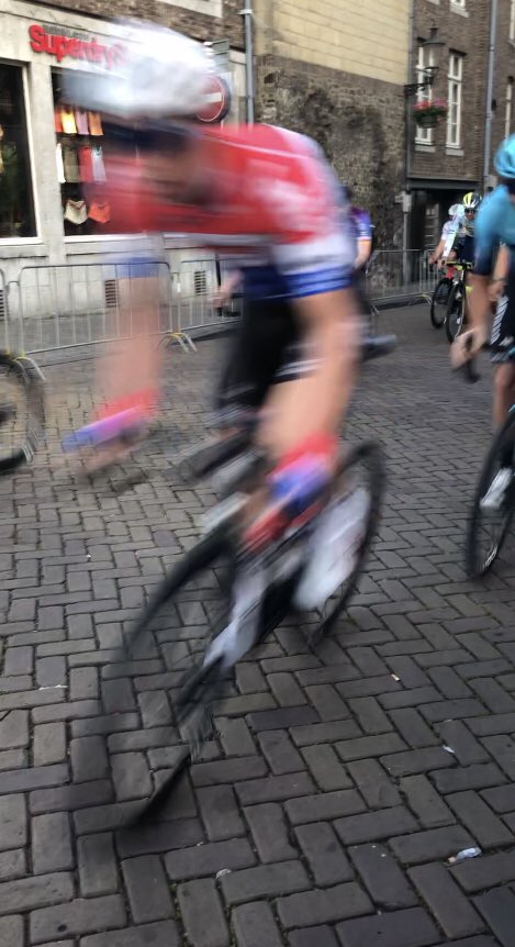 Was weer leuk en gezellig avondje @uitMaastricht wederom prima verzorgende wielerronde @LimburgCycling 👍🏼👌🏼 mooie publiek trekkers aan de start 💪🏼