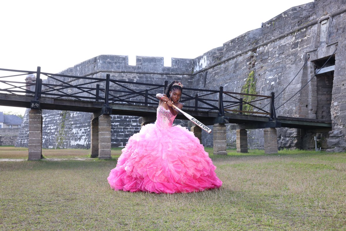 NickiyahW_2025's tweet photo. Just a few phots from my photo shoot l.
#Royephotography #hypesection https://t.co/2fAfRonVkF
