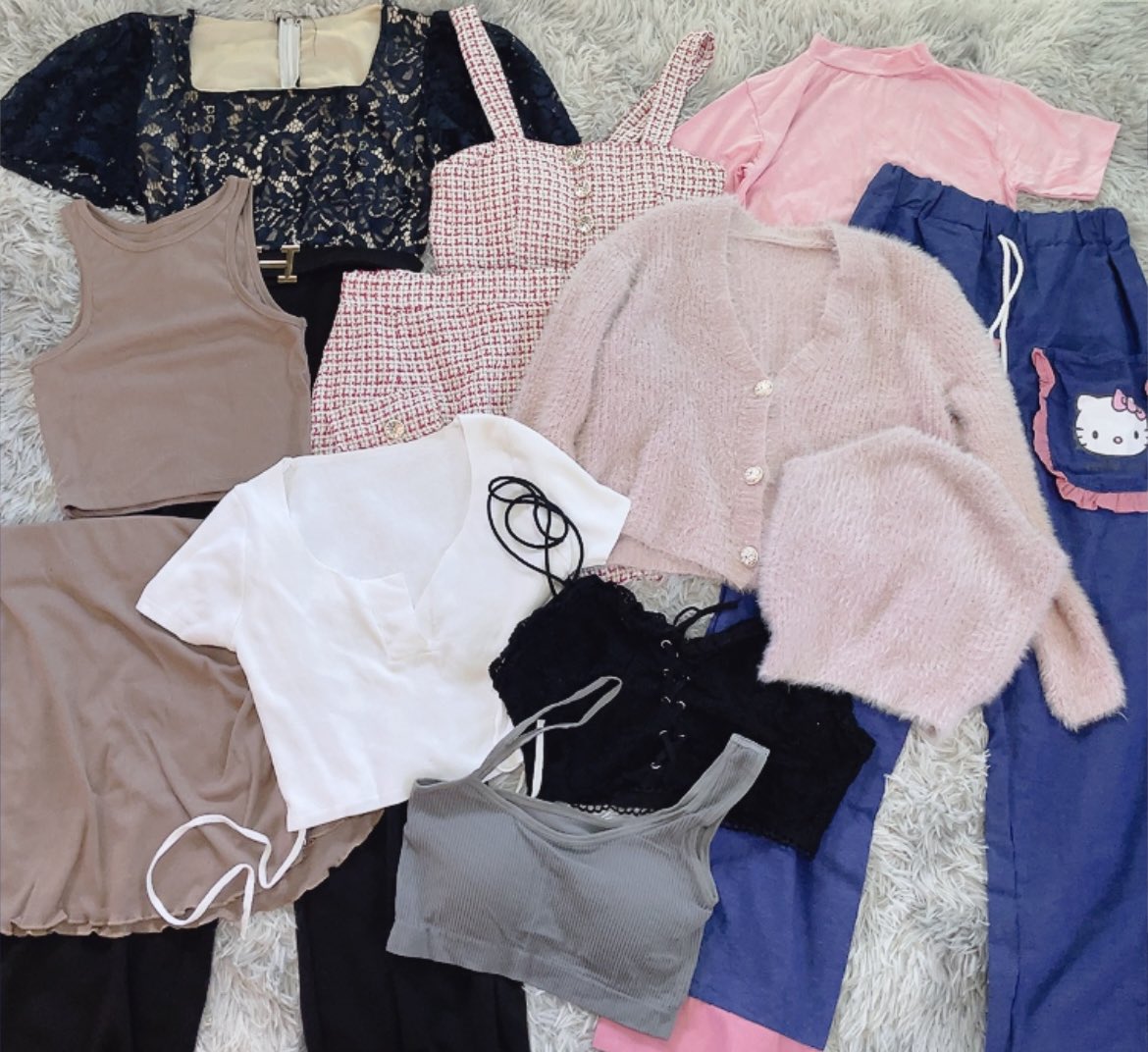 Sa_annn's tweet photo. 〰️ rt +ปัก ลด10฿ 🧃
🛒โล๊ะๆค่าเริ่มต้น 15฿ ไม่ได้มานานมากๆ บ้าแก้วสุดๆเดะเอามาแบ่งขาย 🤣
˓˓ 📦 ค่าส่งเหมาเอกชน 50฿ 𓂃𓈒
˚ ༘ ลงวันพรุ่งนี้ 18:00 ⏱ (วันอาทิตย์) ♡
#ส่งต่อเสื้อผ้า #เสื้อผ้ามือสอง #เสื้อผ้ามือ2 #ส่งต่อเสื้อผ้ามือสอง #เสื้อผ้ามือสองสภาพดี https://t.co/U7Dt52H6Ms