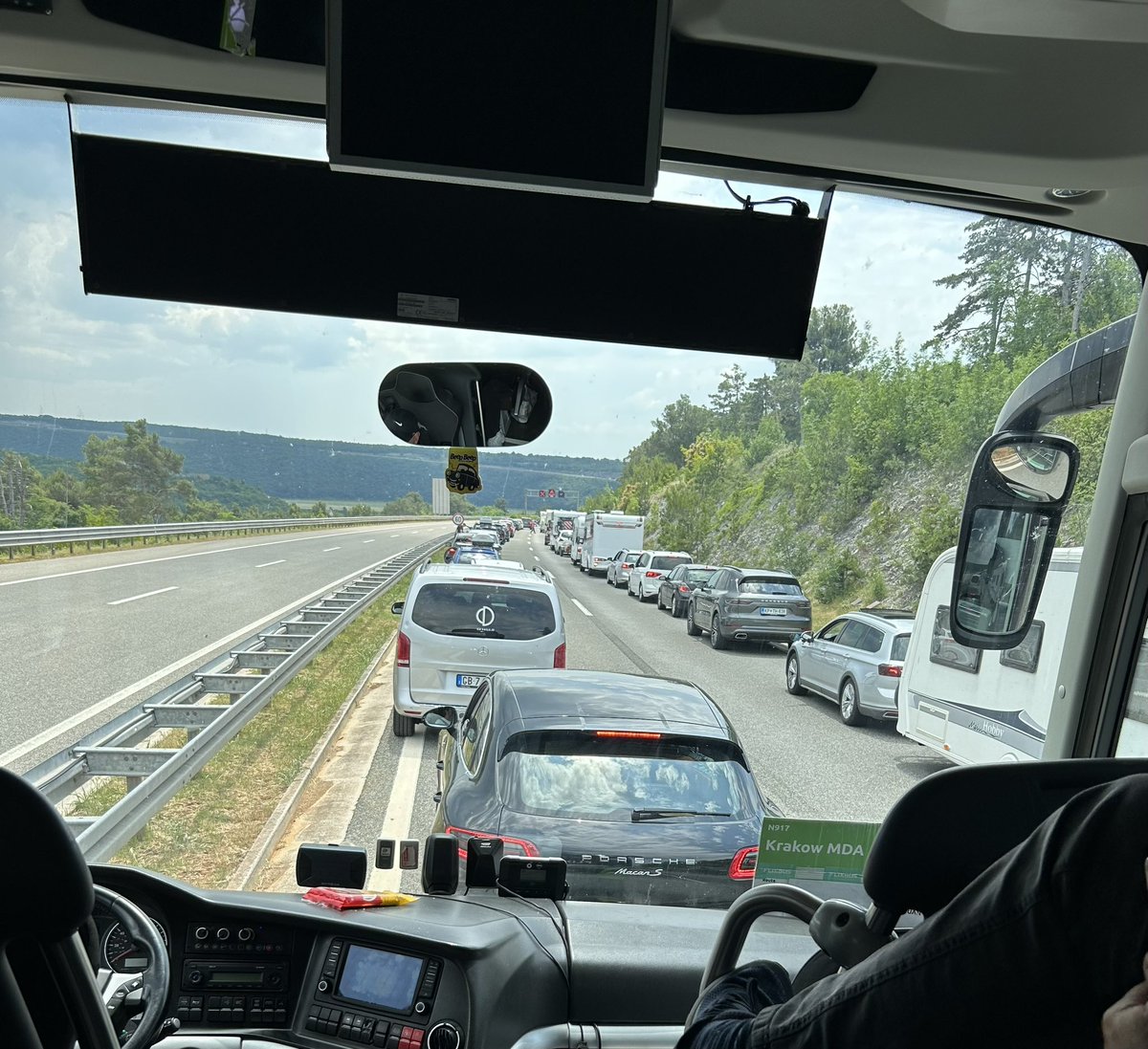 @AndrewVossy @CCMariners @aleaguemen @VossyBrandySEN @commbankstadium I hope you’re enjoying a night off from calling the league. Just checked the score while I’m on my bus from Slovenia to Croatia. Traffic at a standstill. Go the Mariners!