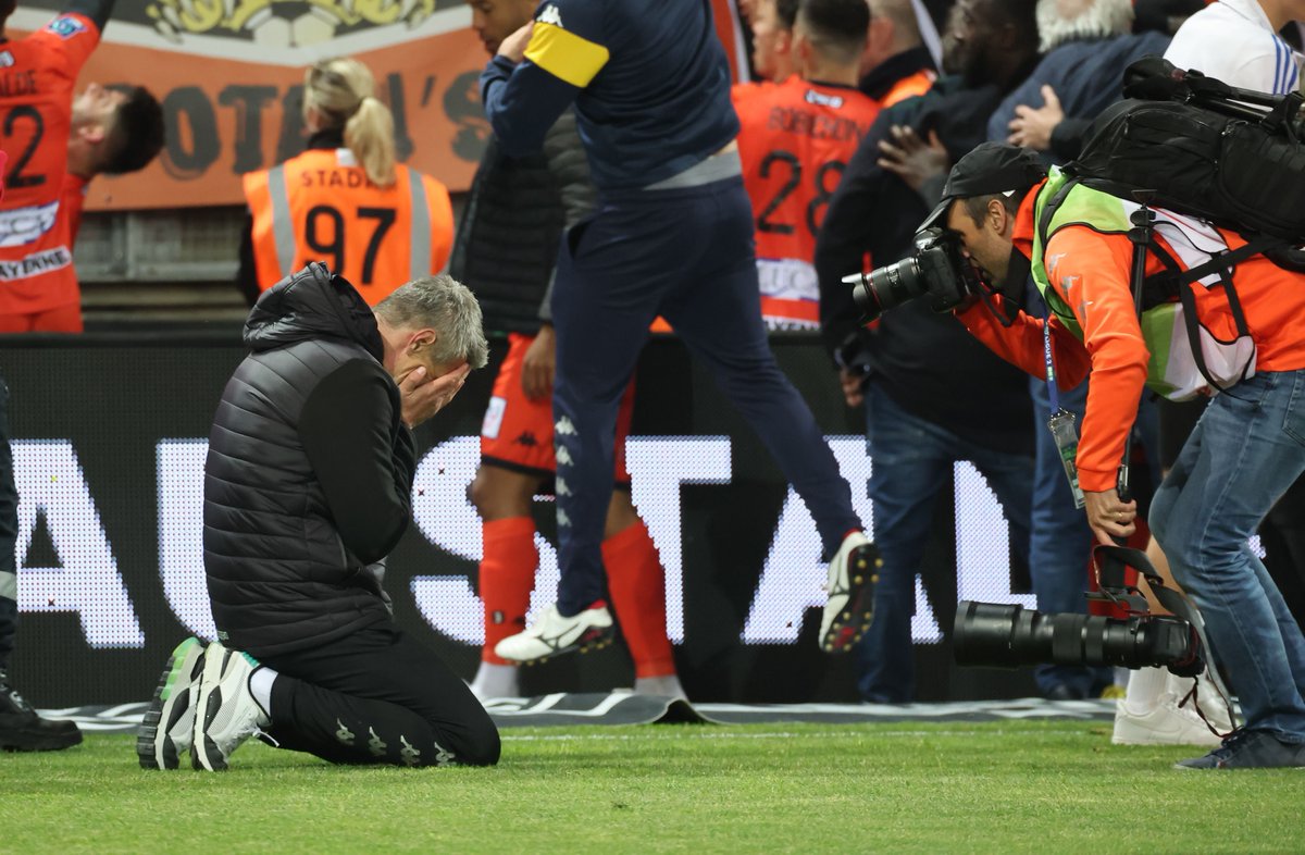 ⚽ VIDÉO - Ligue 2 : "Le plus beau jour de ma vie", les déclarations des joueurs du Stade Lavallois après le maintien à Amiens
#FBsport #Ligue2 #ButàLaval francebleu.fr/sports/footbal…