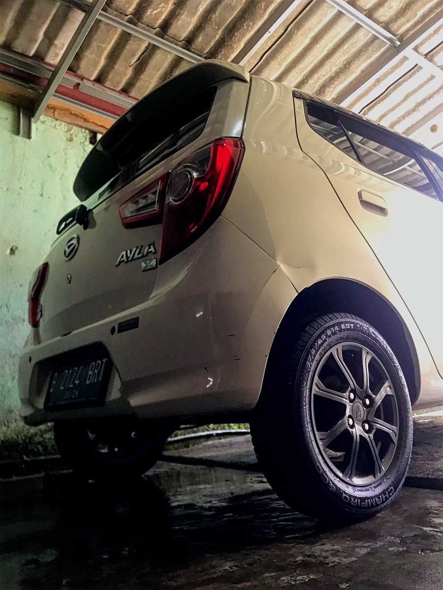 Selalu always, ga pernah never!! Kalo abs nyuci mbl sendiri dng kekuatan bulan tuh udh pasti bakal ujan #blah