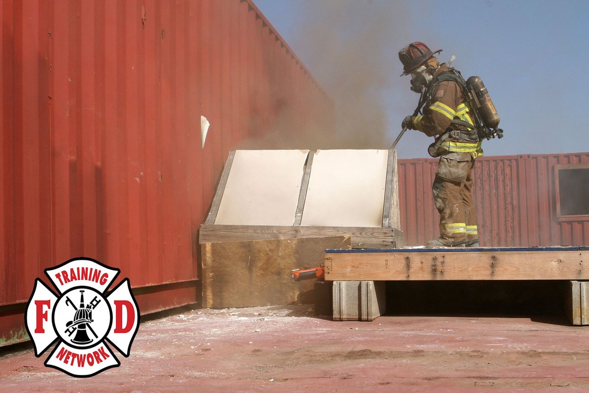 Opening up…Develop the routine in training. #FireCombat #FDTN #fdtraining #firetraining #livefire #RIT #firegroundops #engineops #truckops #tailboard #training