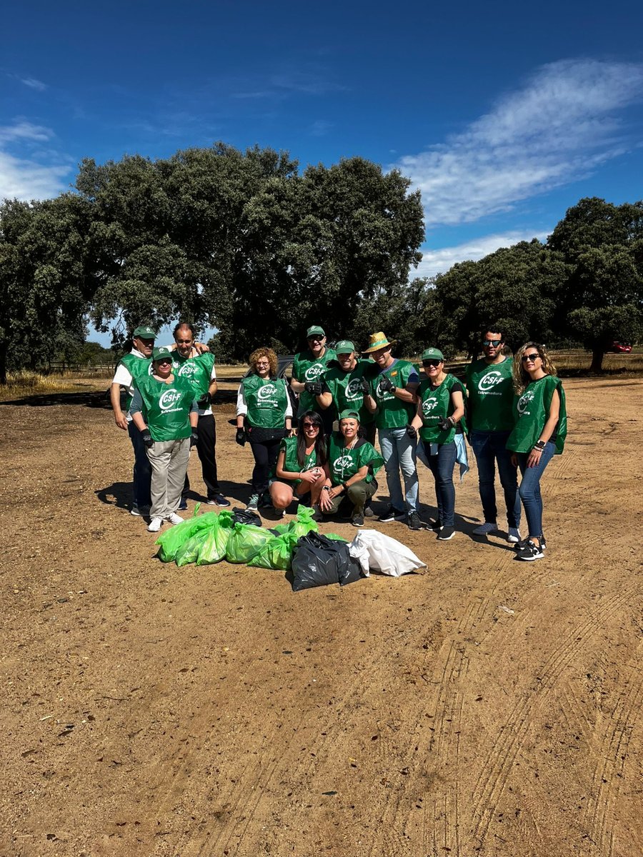 CSIFExtremadura's tweet image. 🌍🚯#CSIF se ha unido en el proyecto #LIBERA1m2 recogida de basuraleza en @Cáceres y @Badajoz y preservar la belleza de nuestra región. Comprometidos con un entorno más limpio y sostenible haciendo juntos de @Cáceres y @Badajoz lugares aún mejores! 💪♻ #OtroSindicalismoEsPosible