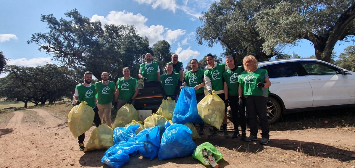 CSIFExtremadura's tweet image. 🌍🚯#CSIF se ha unido en el proyecto #LIBERA1m2 recogida de basuraleza en @Cáceres y @Badajoz y preservar la belleza de nuestra región. Comprometidos con un entorno más limpio y sostenible haciendo juntos de @Cáceres y @Badajoz lugares aún mejores! 💪♻ #OtroSindicalismoEsPosible