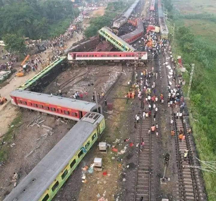 Abdullah__Sahu's tweet photo. This is really heartbreaking, deeply saddened to see this tragic train accident in India 🇮🇳. May god give strength to affected families. More power to neighbors! 
#TrainAccident https://t.co/jwlNy53pPN