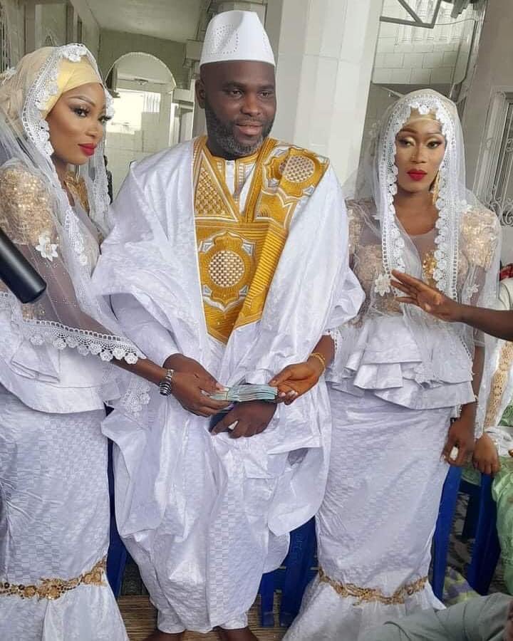 En Guinée un homme épouse deux femmes le même jour 💍😍
Je prie Dieu que toutes les femmes  acceptent la polygamie .
Les femmes vous êtes d’accord avec moi ??