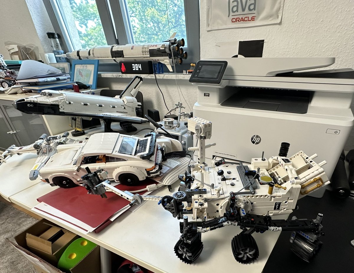 hansolo_'s tweet image. what a great morning…assembled #PerseveranceRover but now I need more space…literally 😁