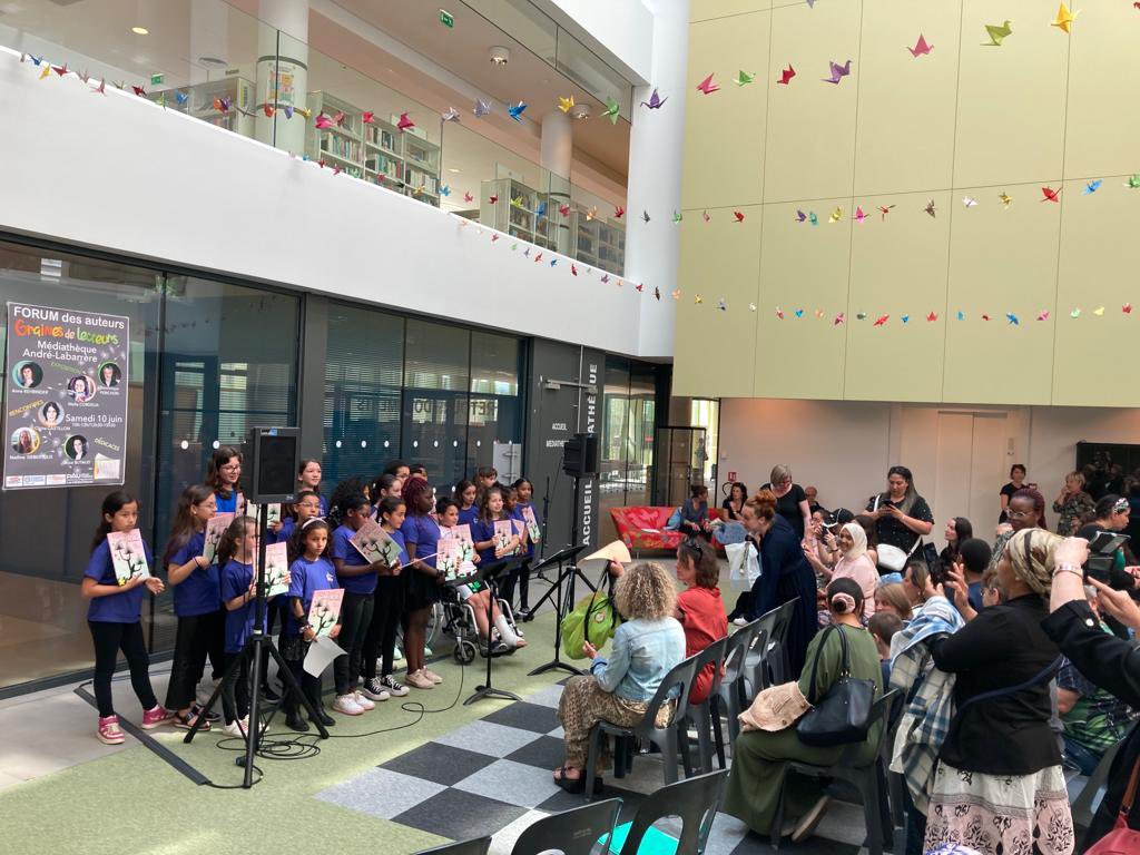 Ville_Pau's tweet photo. #Culture 
Restitution du parcours périscolaire d’Eloquence ce matin à la médiathèque André Labarrère ! 

36 enfants des écoles Marancy, Nandina Park &amp; 4 coins du monde se sont succédés pr déclamer, avc conviction, des poèmes ayant pr fil conducteur le thème : citoyen de demain. https://t.co/Aut8t0bWgz