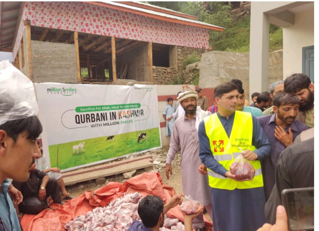 BasalZaffar's tweet photo. let's exemplify the true spirit of qurbani by supporting #Qurbani_withMillionSmiles @MSfoundationPK is dedicated to planning qurbani for humanity, spreading love and compassion in this Eid. https://t.co/L2MpdZgCMN