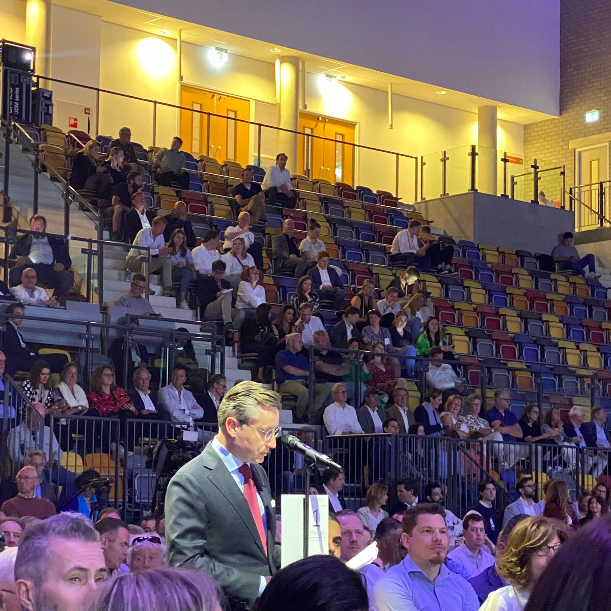 🦌Onze motie om hertenkampen te behouden is met 85% van de stemmen aangenomen door het <a href="/VVD/">VVD</a> partijcongres! <a href="/ChrisvanderHelm/">Chris van der Helm</a> <a href="/remcovvd/">Remco Dijkstra</a>