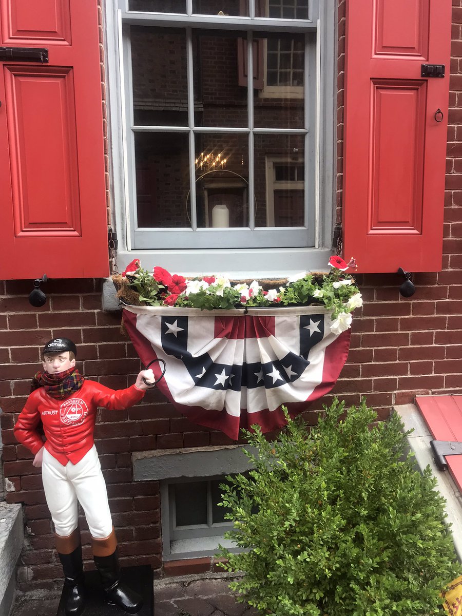 bev_hendry's tweet photo. We are all set for #FeteDay on #ElfrethsAlley #OldCity #Philadelphia #VisitPhiladelphia https://t.co/fTqEBDD6FP