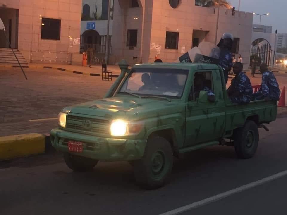 اولاد الكلب
3/6/2019
كلهم كلهم